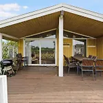 Feriehus Beautiful Sunsets 100 Meters From The